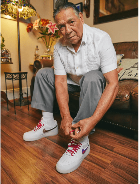 Inspiración En contra ramo de flores Nike homenajea a la República Dominicana con De lo mío