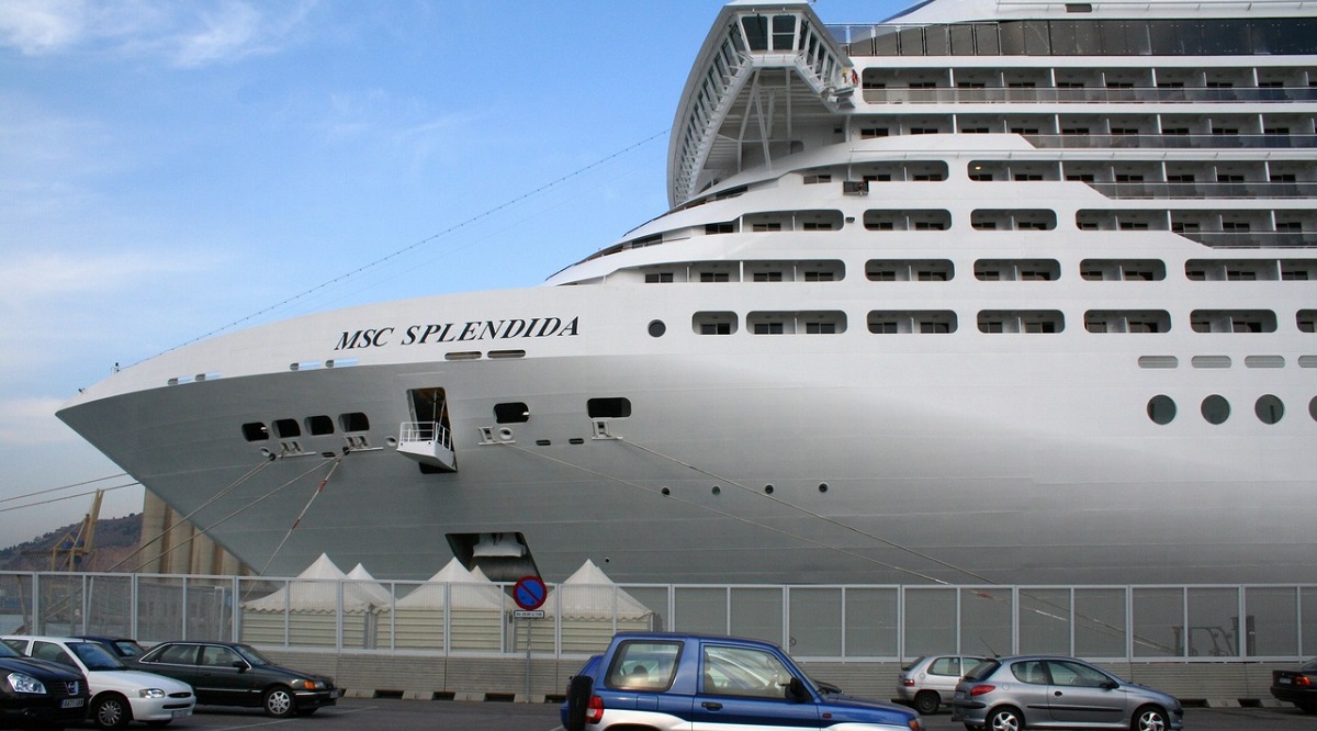 Crucero en el Puerto de Barcelona Crucero en el Puerto de Barcelona