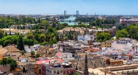Sevilla, ciudad que pide a la Junta de Andalucía una tasa turística Sevilla, ciudad que pide a la Junta de Andalucía una tasa turística