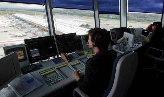 USCA Controladores aéreos en el aeropuerto de Adolfo Suárez Madrid Barajas