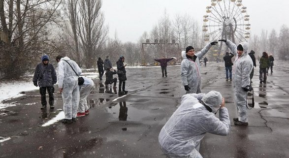 Turistas en la central nuclear de Chernobyl