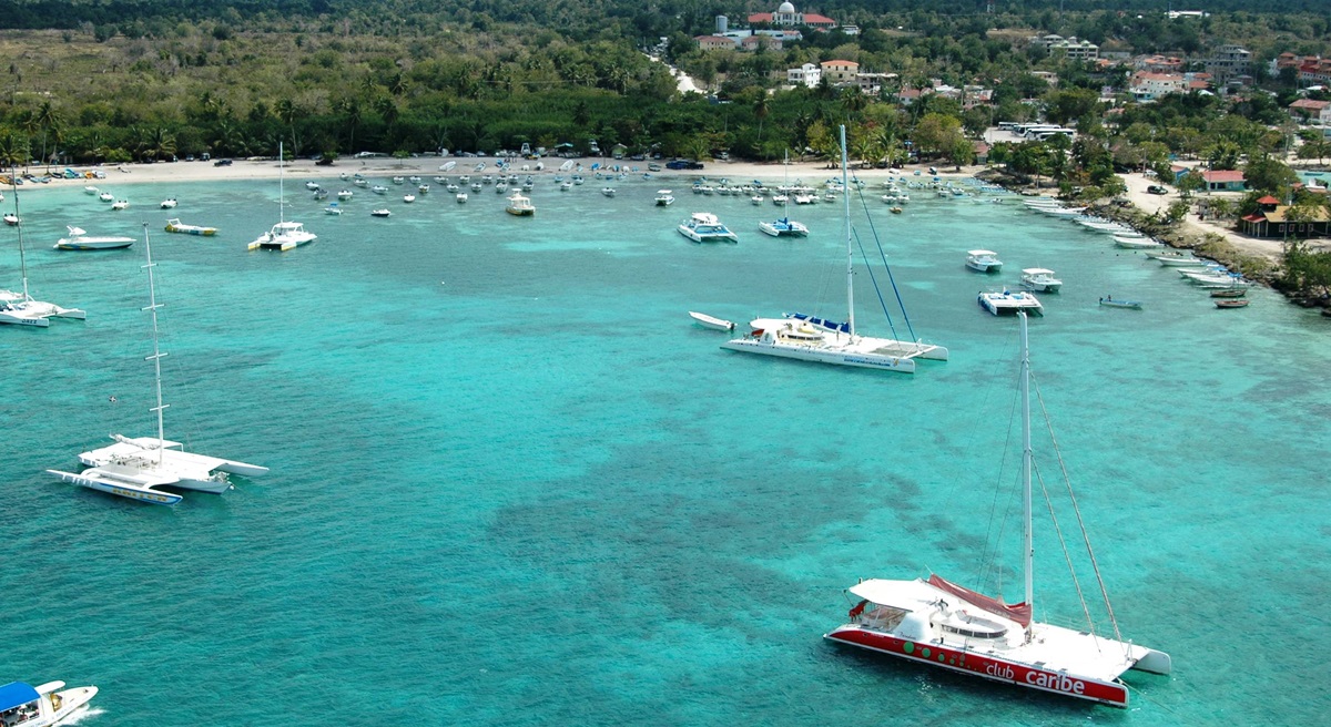 Excursiones náuticas de Bayahíbe (R. Dominicana) | Foto: Максим Улитин (CC BY 3.0) Excursiones náuticas de Bayahíbe (R. Dominicana) | Foto: Максим Улитин (CC BY 3.0)