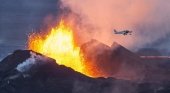 Una avioneta sobrevuela el volcán Bárdarbunga en 2014