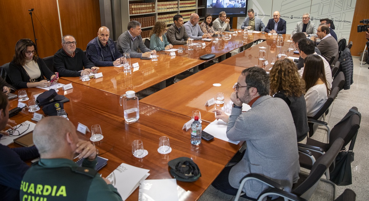 Ibiza constituye formalmente la Mesa contra el Intrusismo con la participación de las plataformas de alquiler turístico Ibiza constituye formalmente la Mesa contra el Intrusismo con la participación de las plataformas de alquiler turístico