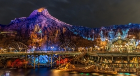 Atracción en el parque temático de Disney de Tokio, Japón