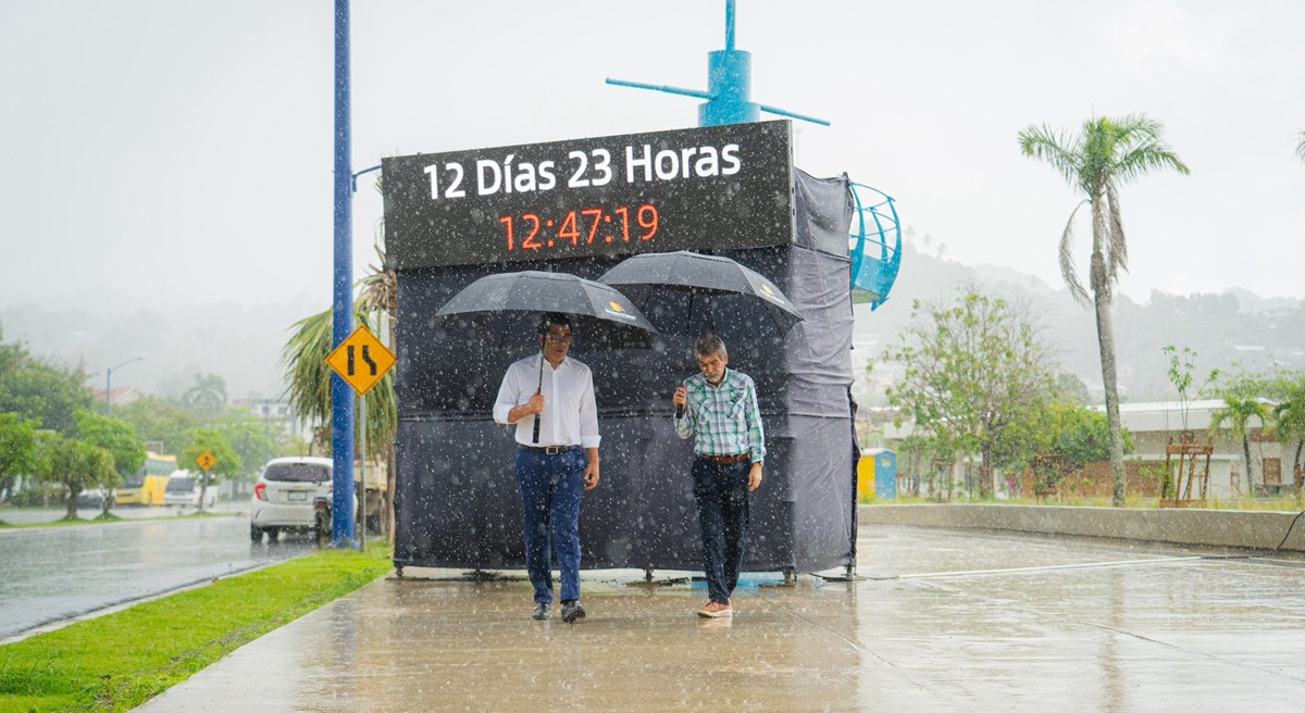 El ministro de Turismo de R. Dominicana amenaza al contratista por retrasos en las obras del nuevo malecón de Samaná El ministro de Turismo de R. Dominicana amenaza al contratista por retrasos en las obras del nuevo malecón de Samaná