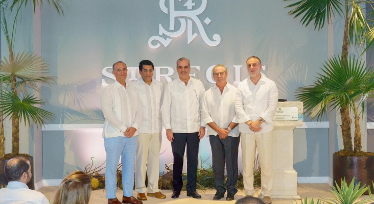 El presidente de R. Dominicana inaugura el St. Regis Cap Cana Resort