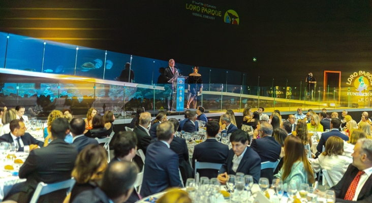 Loro Parque Fundación brilla con motivo del Día de los Océanos