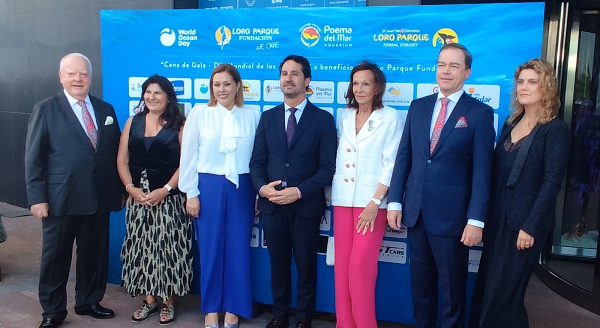 Loro Parque Fundación brilla con motivo del Día de los Océanos