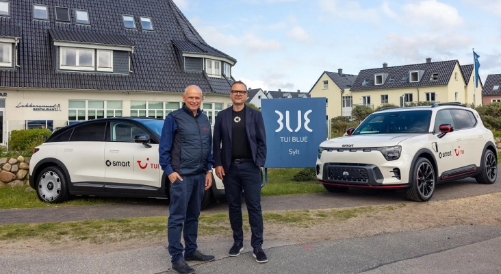 Sebastian Ebel, CEO de TUI, y Wolfgang Ufer, CEO de smart Alemania