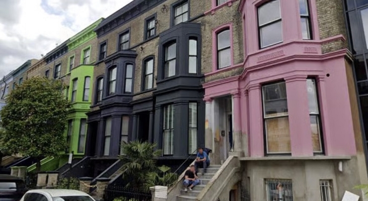 Asín luchan los vecinos de Notting Hill contra el "turismo de postureo" Asín luchan los vecinos de Notting Hill contra el "turismo de postureo"