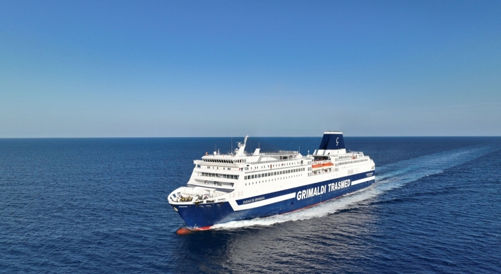 El Consell de Ibiza estalla contra Trasmed: acusa a la naviera de usar sus ferries como “hotel encubierto”
