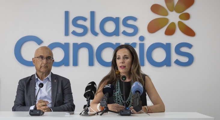 Miguel Ángel Rodríguez, director general de Ordenación, Formación y Promoción Turística, y Jessica Rodríguez, consejera de Turismo y Empleo del Gobierno de Canarias