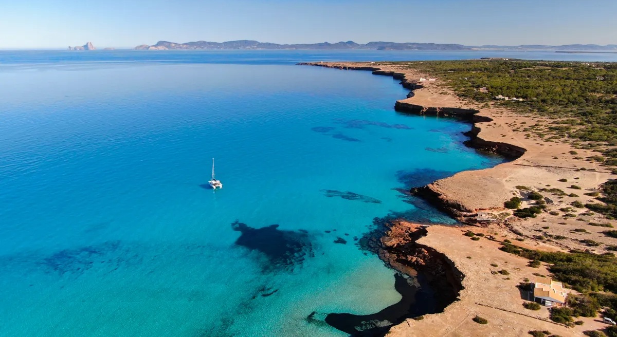 Airbnb firma un acuerdo con la última isla balear para eliminar anuncios ilegales | Foto: Jose A Arribas  Airbnb firma un acuerdo con la última isla balear para eliminar anuncios ilegales | Foto: Jose A Arribas