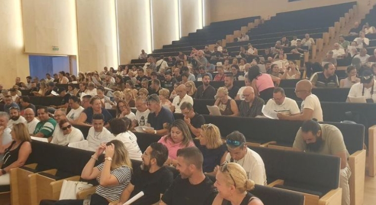 Asamblea de Sindicalistas de Base para votar el preacuerdo con la patronal | Foto: Sindicalistas de Base