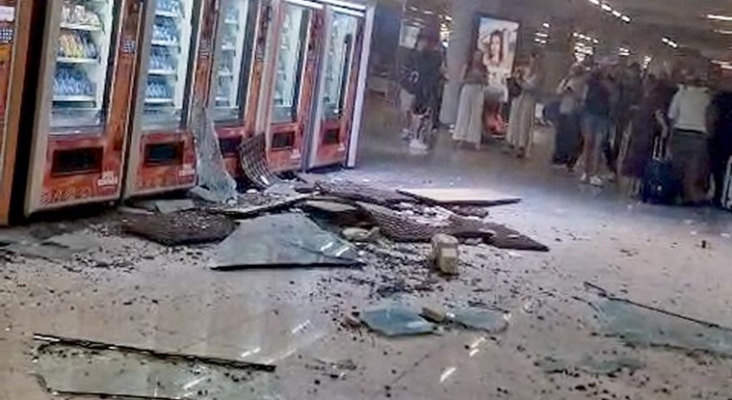 Los touroperadores advierten: “Se está dando una imagen lamentable del aeropuerto de Mallorca” Los touroperadores advierten: “Se está dando una imagen lamentable del aeropuerto de Mallorca”