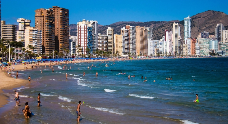 Benidorm tratará de poner coto al turismo masivo a través de la IA | Foto: Miguel del Cano Costa