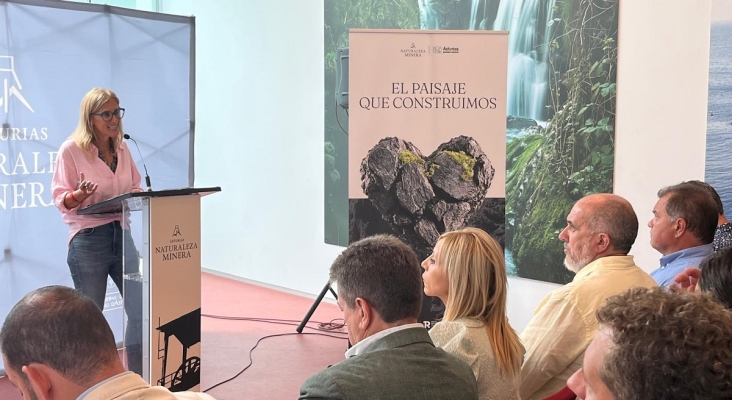 La viceconsejera de Turismo Lara Martínez, durante la presentación de la campaña para poner en valor el turismo industria y minero como activo turístico