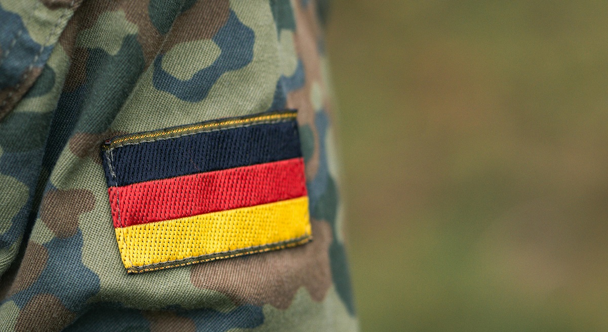 ¿Peligran los viajes de los más jóvenes Alemania recupera 'la mili'