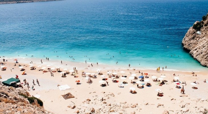 Playa en Antalya, Turquía