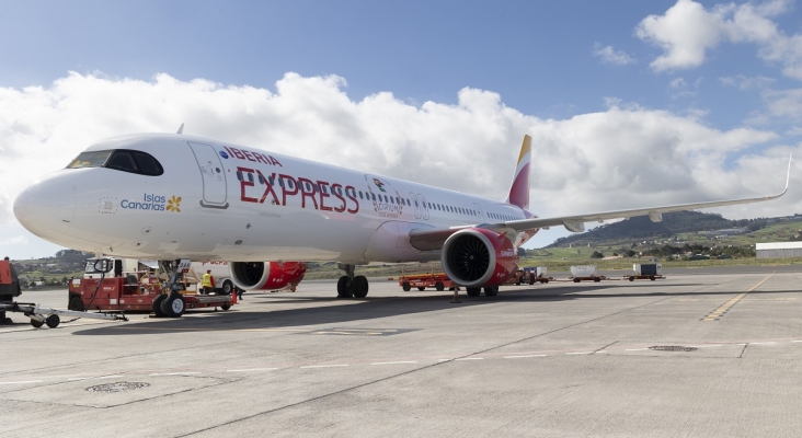 Avión A321neo de Iberia Express en el Aeropuerto de Tenerife Norte