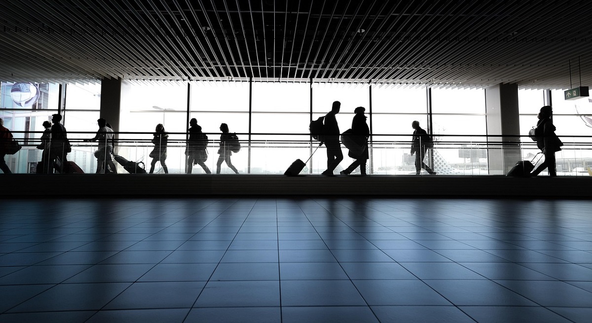 El Senado de España aprueba un crédito extraordinario de 1.200 millones para subvencionar los vuelos a los no peninsulares El Senado de España aprueba un crédito extraordinario de 1.200 millones para subvencionar los vuelos a los no peninsulares