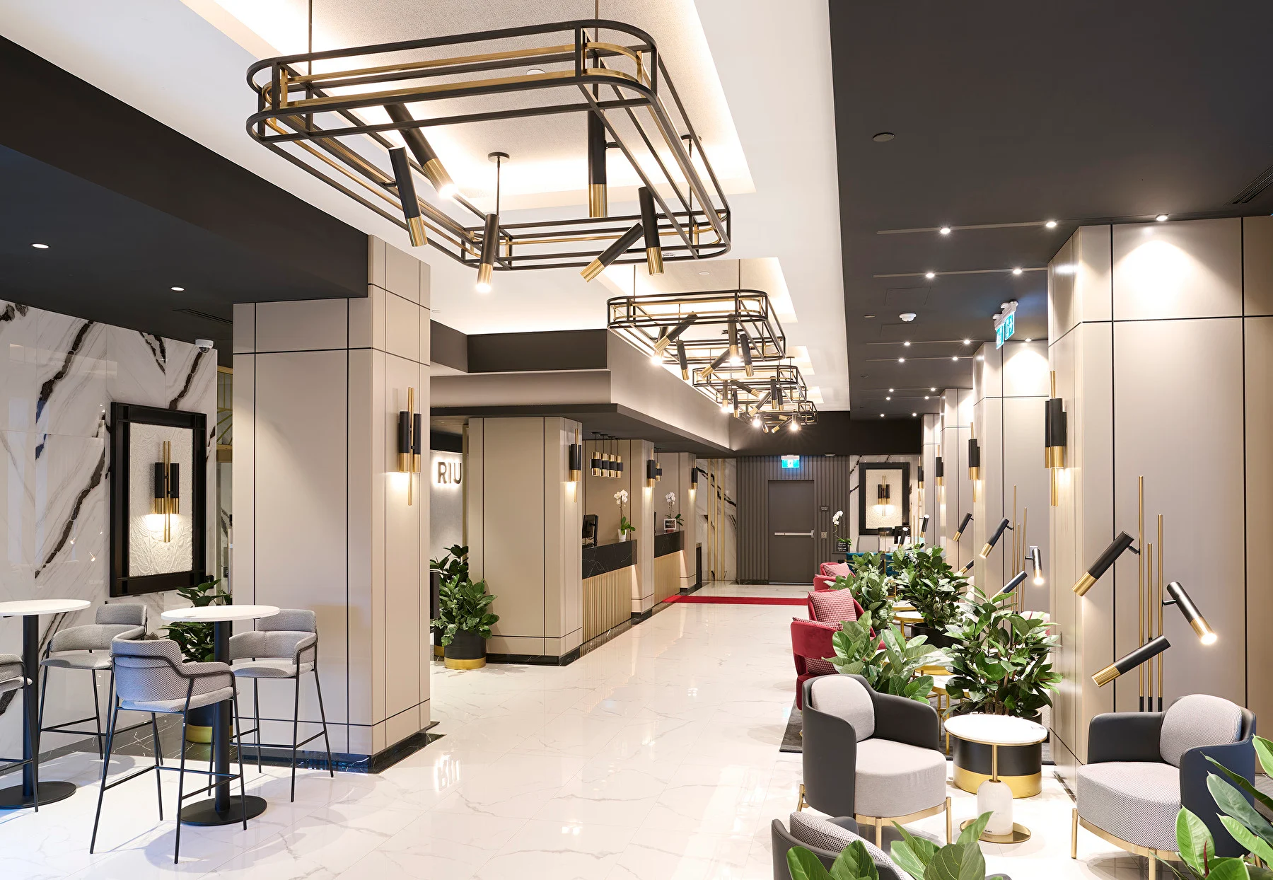 lobby hotel riu plaza toronto