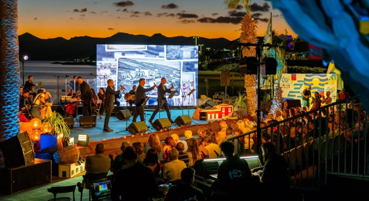 Puerto del Carmen inicia la conmemoración de su 60º aniversario turístico con una Noche Mágica de homenajes