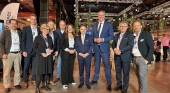 Christoph Rische (Reiseland), Lars Helmreich (rtg); Birgit Aust (TVG), Hauke Moll (TVG), Sören Hartmann (BTW) Manuela Matz (responsable economía Mainz), Thomas Bösl (QTA y rtg), Alexander Roger Schweitzer (ministro Renania-Palatinado), Albin Loidl (DRV), y Dennis Conrads (rtg) Christoph Rische (Reiseland), Lars Helmreich (rtg); Birgit Aust (TVG), Hauke Moll (TVG), Sören Hartmann (BTW) Manuela Matz (responsable economía Mainz), Thomas Bösl (QTA y rtg), Alexander Roger Schweitzer (ministro Renania-Palatinado), Albin Loidl (DRV), y Dennis Conrads (rtg)