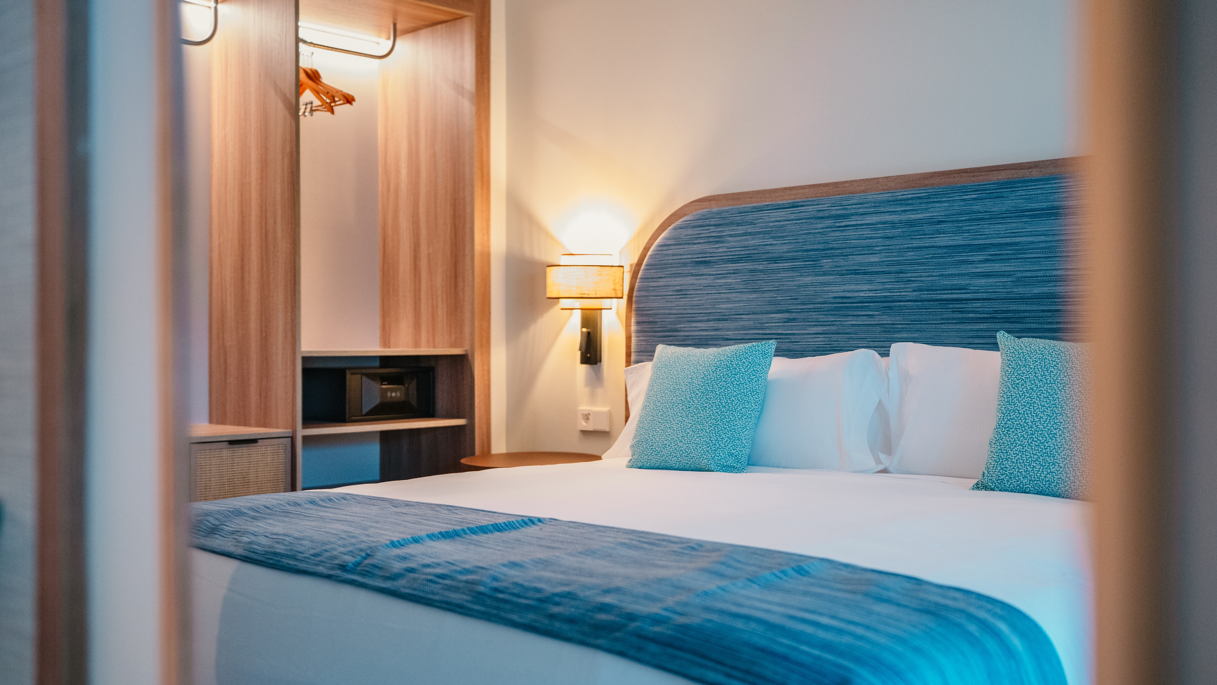 HD Lobos Natura “Reconnect with Essentia” HD Lobos Natura “Reconnect with Essentia”