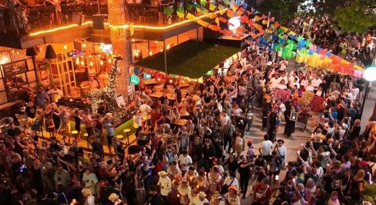 El 'puente' de Día de Muertos da un "respiro" al turismo en Riviera Maya tras más de medio año de baja actividad | Foto: Estefanía Mercado, presidenta municipal de Playa del Carmen