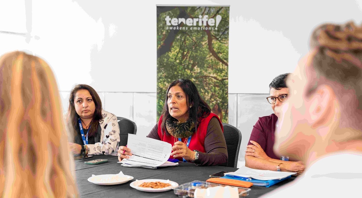 Dimple Melwani durante uno de los encuentros en la feria