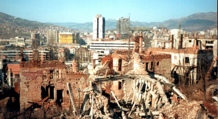 Imágenes de la destrucción durante el sitio a Sarajevo Foto Hedwig Klawuttke (CC BY SA 3.0)