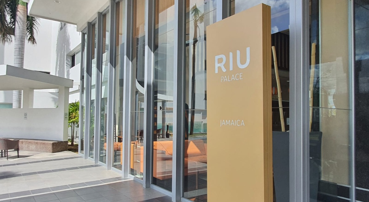 RIU planea reabrir todos sus hoteles en Jamaica antes de final de año RIU planea reabrir todos sus hoteles en Jamaica antes de final de año
