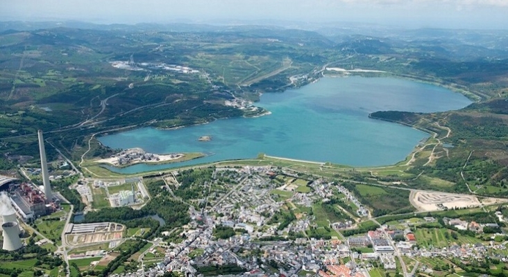 Lago de As Pontes de García Rodríguez Foto Minería Sostenible de Galicia