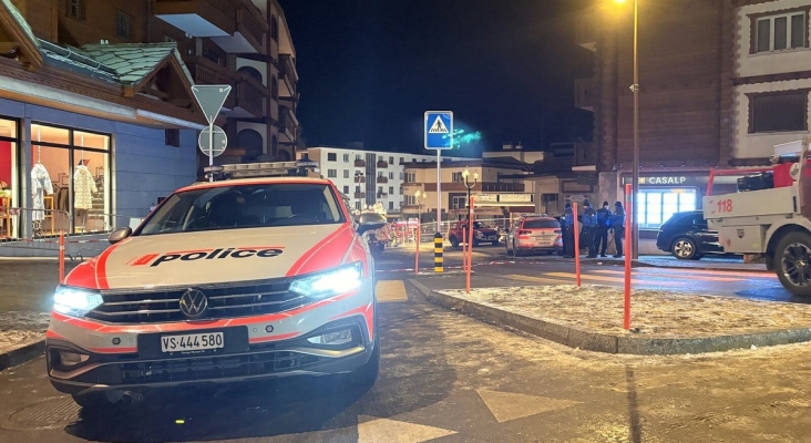 Intervención de los equipos de emergencias en Crans Montana | Foto: Policía del cantón de Valais