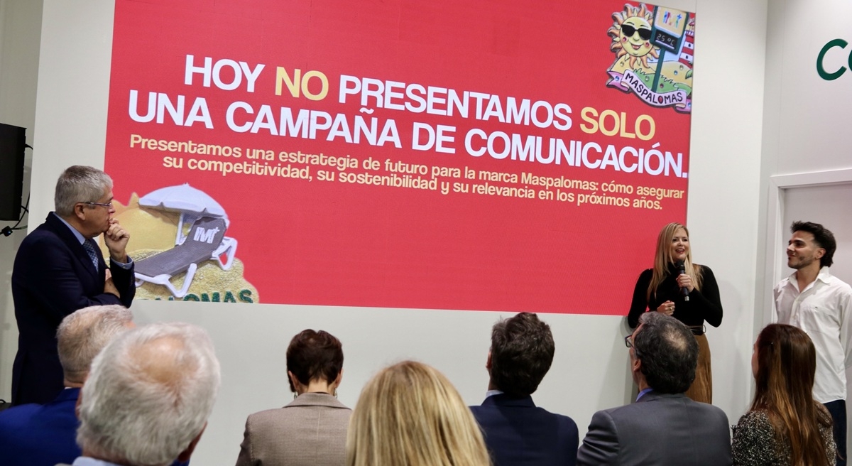 Yilenia Vega y Francisco Casillas a la derecha, durante la presentación de la nueva imagen en redes de Maspalomas Yilenia Vega y Francisco Casillas a la derecha, durante la presentación de la nueva imagen en redes de Maspalomas