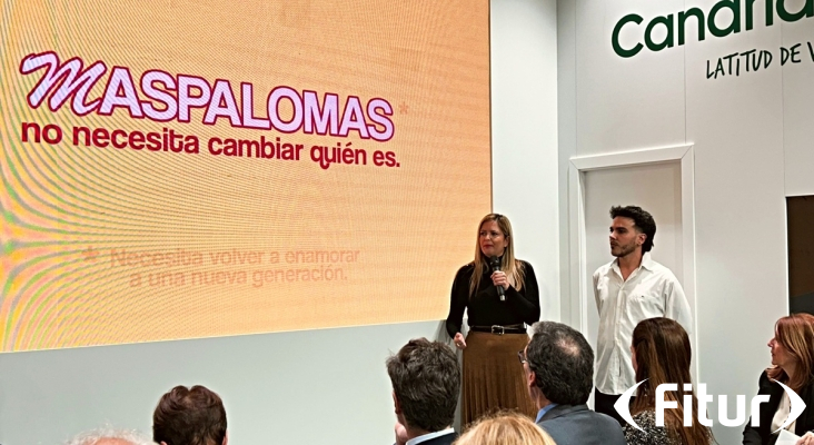 Yilenia Vega junto Francisco Javier Casillas en la presentación de Maspalomas.