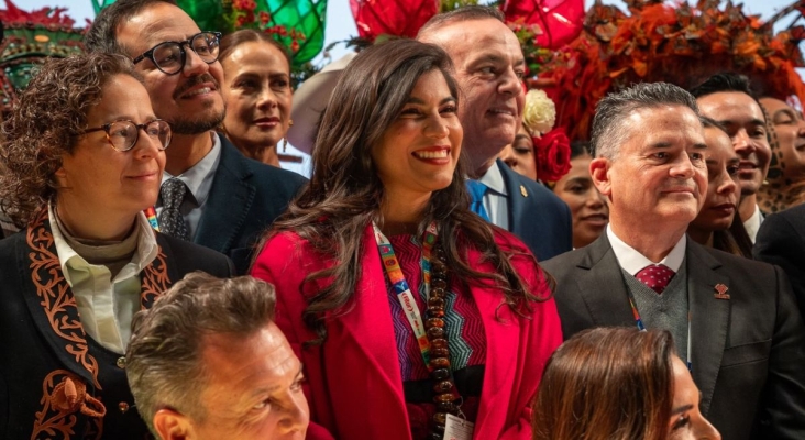 La exsecretaria de Turismo de Chiapas, María Eugenia Culebro Pérez, en un acto oficial de FITUR 2026.