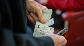 ¿Tiene derecho a indemnización la familia de un pasajero sin billete fallecido en accidente de tren?