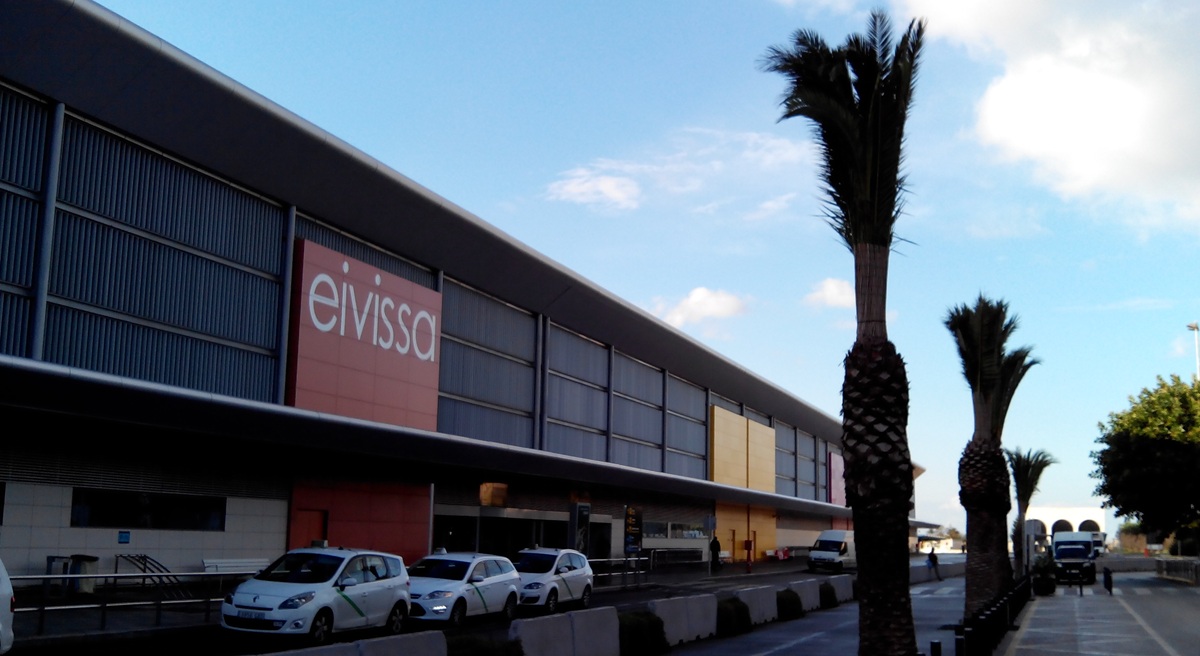 Aeropuerto de Ibiza | Foto: Chixoy (CC BY-SA 3.0) Aeropuerto de Ibiza | Foto: Chixoy (CC BY-SA 3.0)