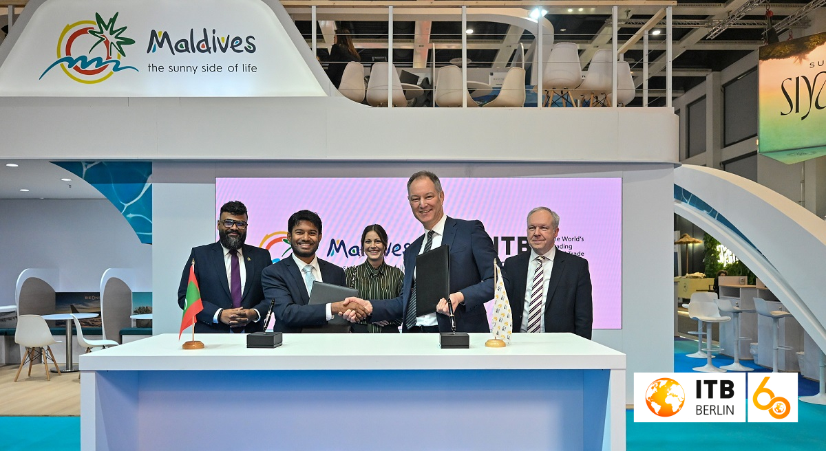 Abdulla Ghiyas, presidente de Visit Maldives; Ibrahim Shiuree, CEO de Visit Maldives; Deborah Rothe, directora de ITB Berlin; Mario Tobias, CEO Messe Berlin; y David Ruetz, vicepresidente senior de Messe Berlin | Foto: ITB Berlin Abdulla Ghiyas, presidente de Visit Maldives; Ibrahim Shiuree, CEO de Visit Maldives; Deborah Rothe, directora de ITB Berlin; Mario Tobias, CEO Messe Berlin; y David Ruetz, vicepresidente senior de Messe Berlin | Foto: ITB Berlin