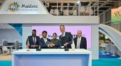 Abdulla Ghiyas, presidente de Visit Maldives; Ibrahim Shiuree, CEO de Visit Maldives; Deborah Rothe, directora de ITB Berlin; Mario Tobias, CEO Messe Berlin; y David Ruetz, vicepresidente senior de Messe Berlin | Foto: ITB Berlin