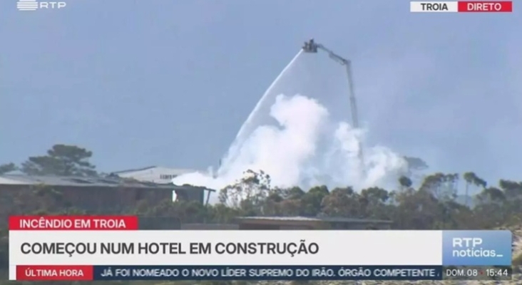 Imagen de la televisión RTP portuguesa de la extinción del incendio