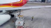 Avión repostando