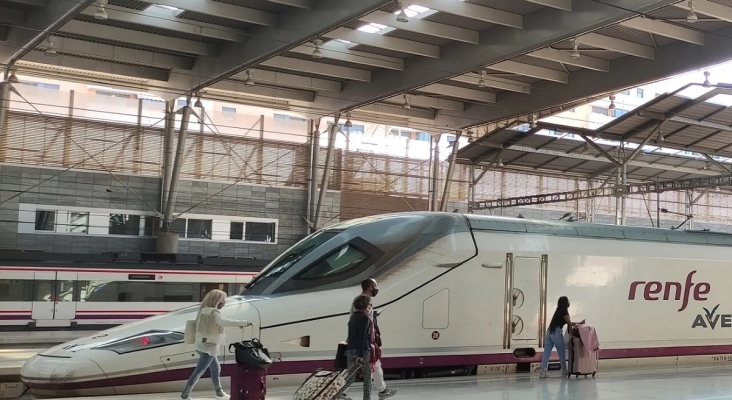 Tren AVE en la estación de Málaga
