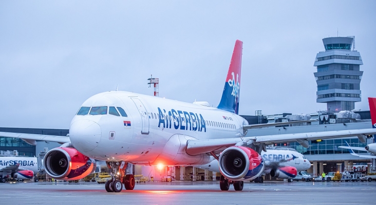 Avión de Air Serbia
