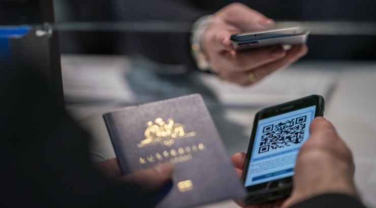El nuevo control a viajeros extracomunitarios provoca esperas de hasta tres horas en el aeropuerto de Mallorca El nuevo control a viajeros extracomunitarios provoca esperas de hasta tres horas en el aeropuerto de Mallorca