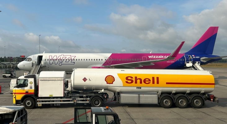 La Agencia Internacional de la Energía alerta de que Europa podría quedarse sin combustible para aviones en seis semanas