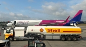 La Agencia Internacional de la Energía alerta de que Europa podría quedarse sin combustible para aviones en seis semanas